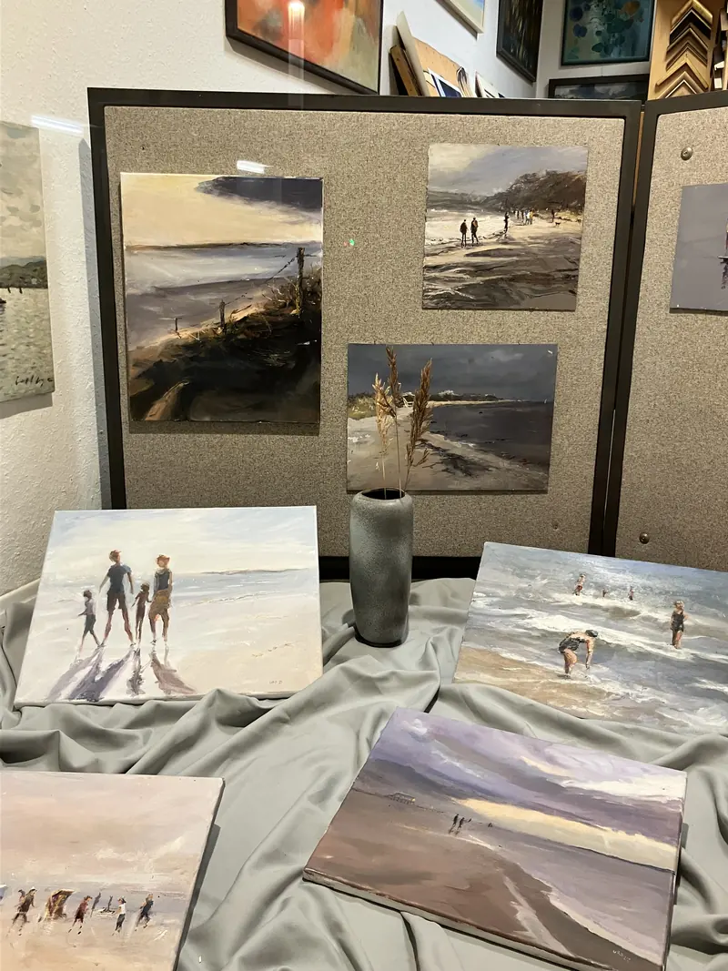 Acrylbilder mit Strandszenen, Spaziergänger im Gegenlicht